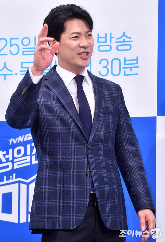 배우 김상경이 18일 오후 서울 논현동 임피리얼팰리스호텔에서 열린 tvN 새 수목드라마 '청일전자 미쓰리' 제작발표회에서 포즈를 취하고 있다. [사진=조이뉴스 포토DB]