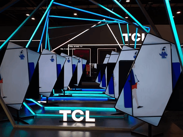 중국 기업 TCL은 삼성전자 '더 세로'와 비슷한 TV를 'CES 2022'에서 선보여 눈길을 끌었다. [사진=장유미 기자]