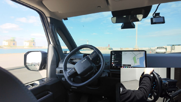 원격 운전 실증 차량의 모습. [사진=기아]