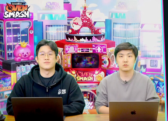 이원영 쿠키런 오븐스매시 공동 PD(왼쪽), 조길현 데브시스터즈 대표(오른쪽). [사진=데브시스터즈]