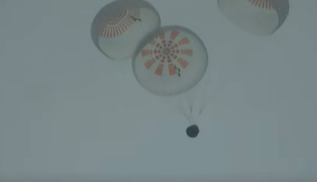 스페이스X의 민간 우주선 '인스피레이션4'가 19일 오전 8시8분쯤 미국 플로리다주 대서양에 안전하게 착수했다. [사진=스페이스X]
