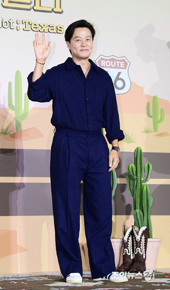 배우 이서진이 24일 오전 서울 CGV 아이파크몰에서 열린 넷플릭스 예능 '이서진의 달라달라' 제작발표회에 참석하고 있다. [사진=정소희 기자]