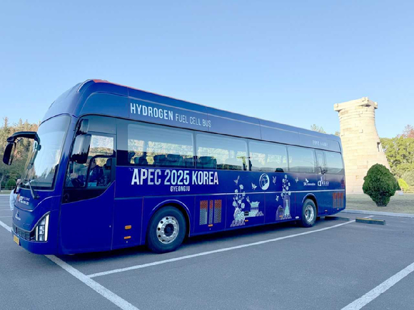 SK이노베이션이 지원하는 APEC CEO 서밋 행사의 수소 셔틀버스 모습 [사진=SK이노베이션]