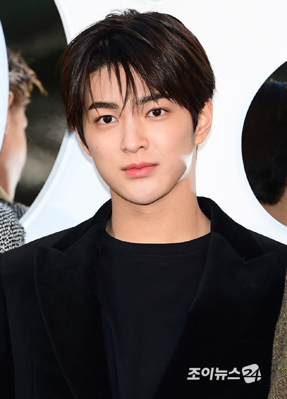 그룹 코르티스(CORTIS) 성현-마틴-건호-주훈-제임스가 7일 오후 서울 성동구 성수동에서 열린 디올 포토콜 행사에 참석하고 있다. [사진=정소희 기자]