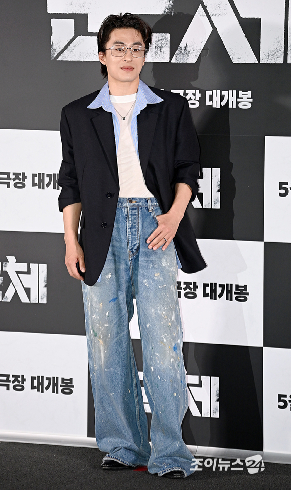 배우 구교환이 20일 오후 서울 용산구 CGV 용산아이파크몰에서 영화 '군체' 언론 시사회에서 포토타임을 갖고 있다. [사진=곽영래 기자]