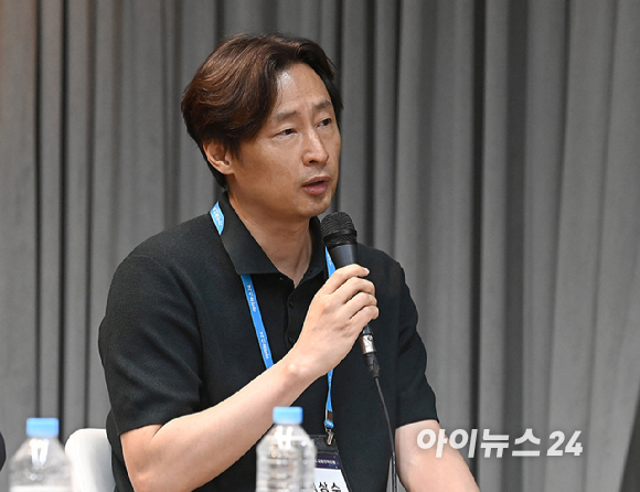 '제6회 아이뉴스24 금융정책포럼'이 '디지털자산기본법 이후, 한국 가상자산 시장의 새로운 질서'를 주제로 18일 서울 중구 은행회관 국제회의실에서 열렸다. 백상수 아이오트러스트 대표가 패널토론에 참석해 발언하고 있다. [사진=곽영래 기자]