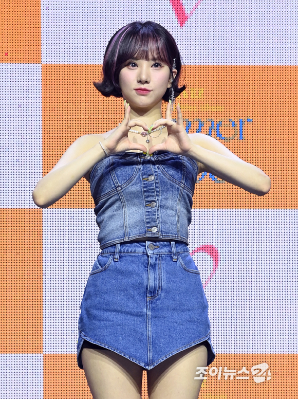 그룹 비비지 은하가 6일 오후 서울 광진구 광장동 예스24라이브홀에서 열린 두 번째 미니앨범 '서머 바이브(Summer Vibe)' 발매 기념 쇼케이스에서 포즈를 취하고 있다. [사진=김성진 기자]