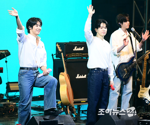 [포토] 엔플라잉, 화이트&청바지 바람직한 남친룩