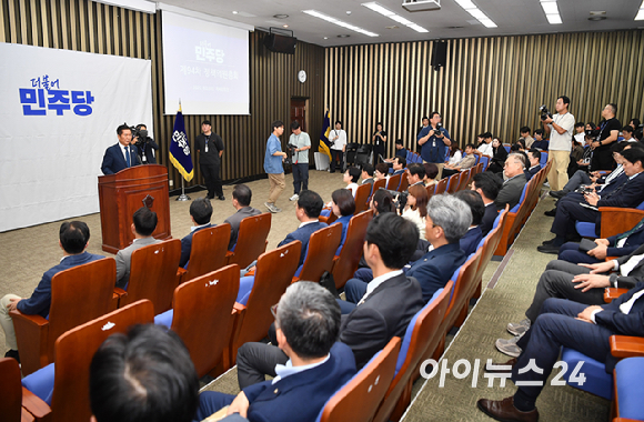 정청래 더불어민주당 당대표가 3일 오후 서울 여의도 국회에서 열린 정책의원총회에서 발언하고 있다. [사진=곽영래 기자]