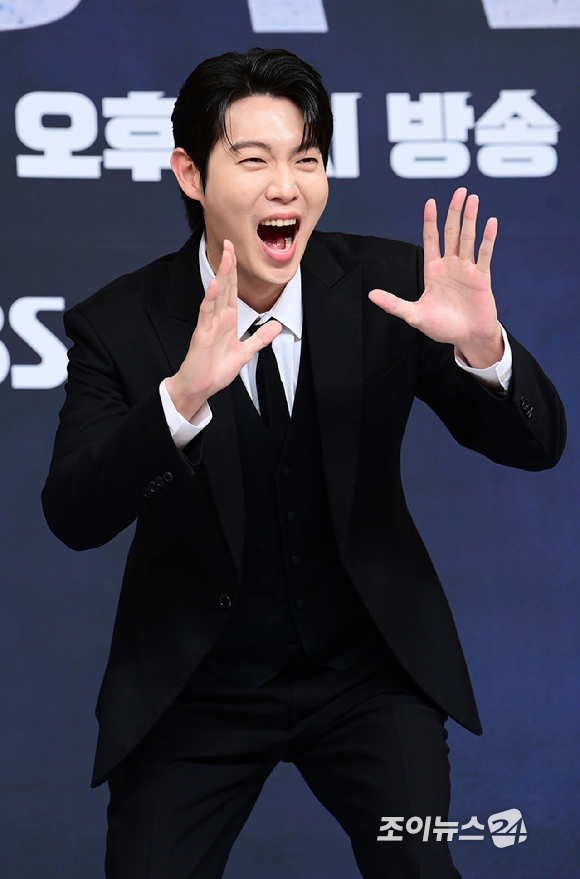 가수 손태진이 26일 오전 서울 양천구 목동 SBS사옥에서 열린 SBS 새 예능프로그램 '열혈농구단' 제작발표회에 참석하고 있다. [사진=정소희 기자]