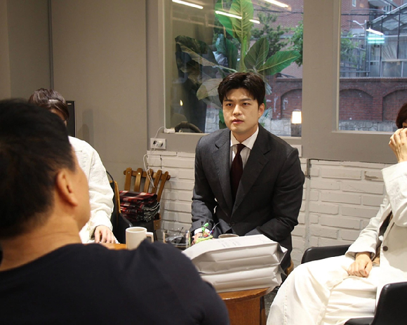 더불어민주당 이재명 대선 후보가 20일 경기 파주시 금릉역 중앙광장에서 열린 유세에서 시민들에게 인사하고 있다. 2025.5.20 [사진=연합뉴스]