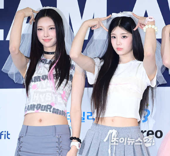 그룹 아일릿(ILLIT)이 27일 경기 고양시 킨텍스에서 열린 2026 케이 월드 드림 어워즈(K WORLD DREAM AWARDS)' 블루카펫에 참석하고 있다. [사진=정소희 기자]