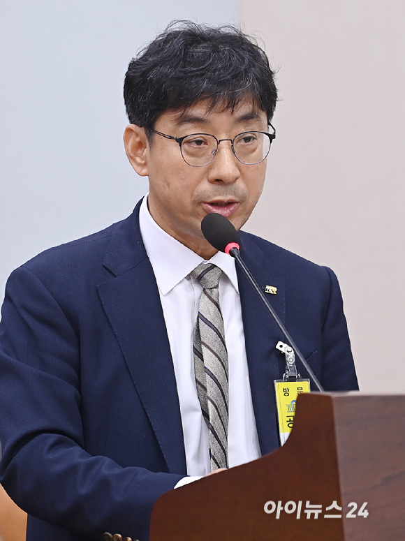 이안호 국가철도공단 이사장 직무대행이 20일 국회 국토교통위원회에서 열린 GTX-A 삼성역 공사 현장 철근 누락 관련 현안 질의에서 의원 질의에 답변하고 있다. [사진=곽영래 기자]
