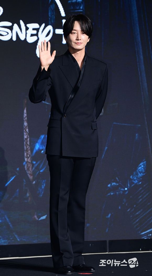 배우 이현욱이 27일 서울 영등포구 여의도동 콘래드 서울 호텔에서 열린 디즈니+ 오리지널 시리즈 '골드랜드' 제작발표회에 참석하고 있다. [사진=정소희 기자]