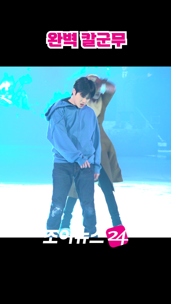 그룹 아이콘 김진환이 지난 23일 오후 서울 목동아이스링크에서 열린 뮤지컬 '나 혼자만 레벨업 on ICE' 프레스콜에서 열연을 펼치고 있다. [사진=문수지 기자]