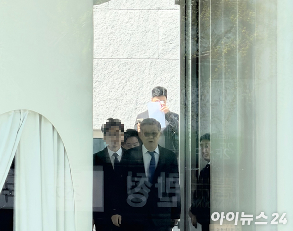 최태원 SK그룹 회장이 8일 서울 종로구 삼청동 선혜원에서 열린 SK그룹 창립 73주년 기념식에 참석하고 있다. [사진=황세웅 기자]