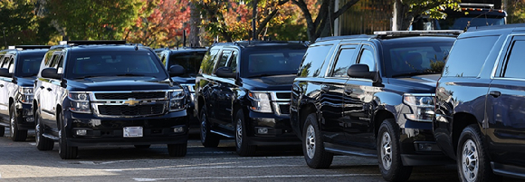 트럼프 미국 대통령이 머물 것으로 알려진 경북 경주시 한 숙소에서 경찰특공대가 순찰을 하고 있다. 2025.10.28 [사진=연합뉴스]