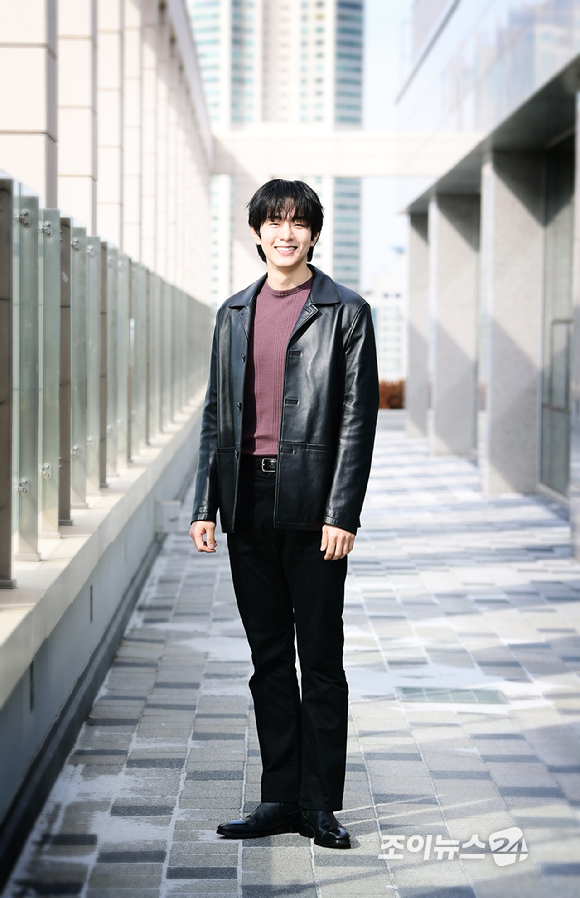 최근 종영한 KBS 2TV 토일 미니시리즈 '은애하는 도적님아'에서 이열(문상민)의 호위무사 대추 역을 열연한 배우 이승우가 26일 오전 서울 영등포구 양평동 조이뉴스24 사옥에서 진행된 인터뷰에 앞서 포즈를 취하고 있다. [사진=정소희 기자]