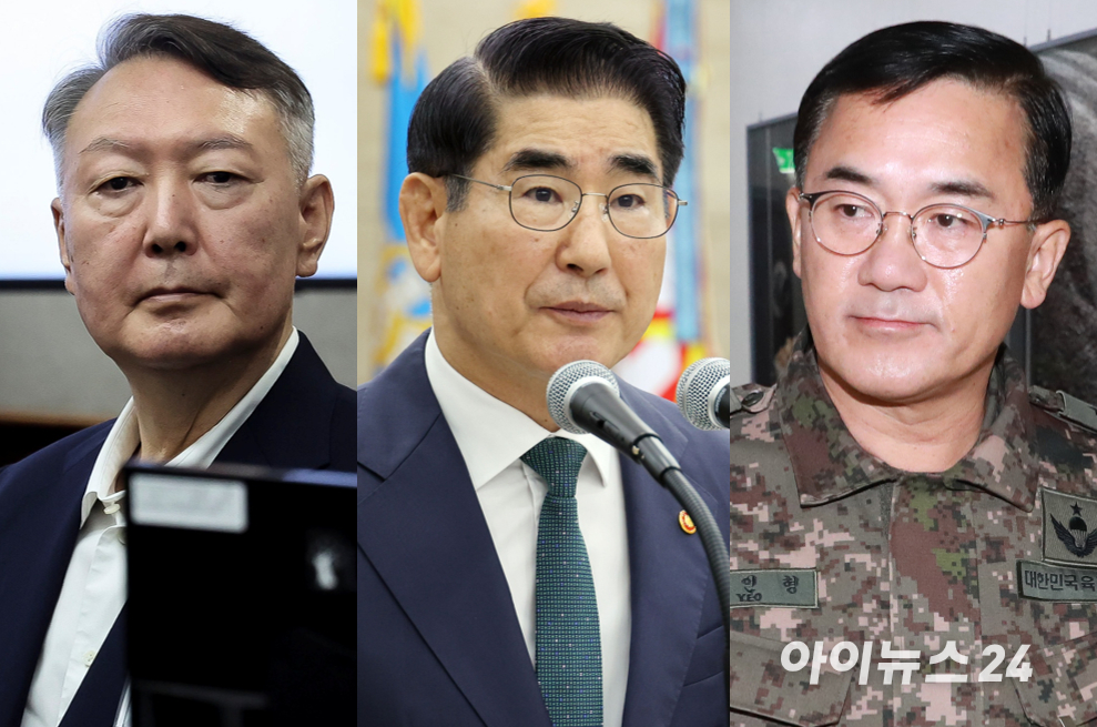 왼쪽부터 윤석열 전 대통령, 김용현 전 국방부장관, 여인형 전 방첩사령관. 내란 특검팀(특별검사 조은석)은 10일 이 세사람을 외환죄 가운데 '일반이적죄'로 기소했다. [사진=최기철 기자]