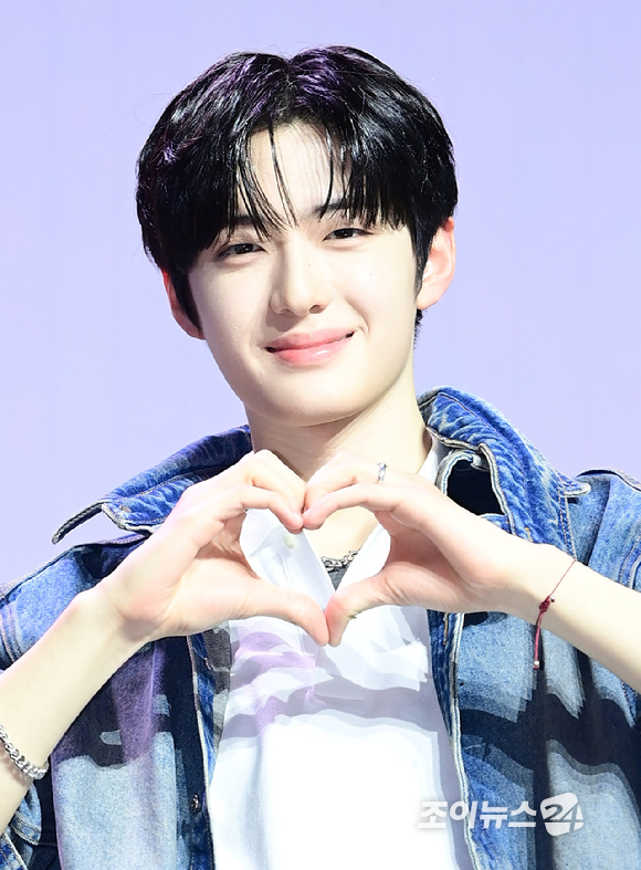 그룹 알파드라이브원 상현이 12일 오후 서울 용산구 블루스퀘어 SOL트래블홀에서 열린 알파드라이브원(ALPHA DRIVE ONE) 첫 번째 데뷔 미니 1집 'EUPHORIA'(유포리아) 발매 기념 쇼케이스에 참석하고 있다. [사진=정소희 기자]