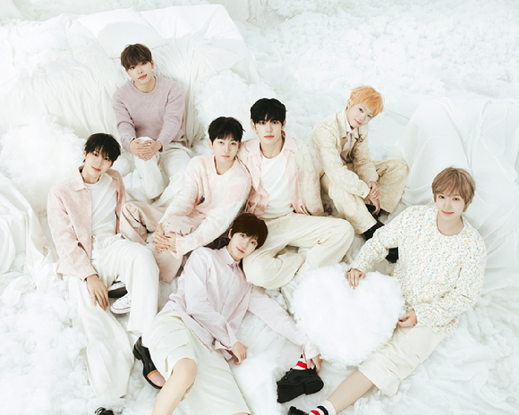 킥플립 단체 콘셉트 포토 [사진=JYP엔터테인먼트]