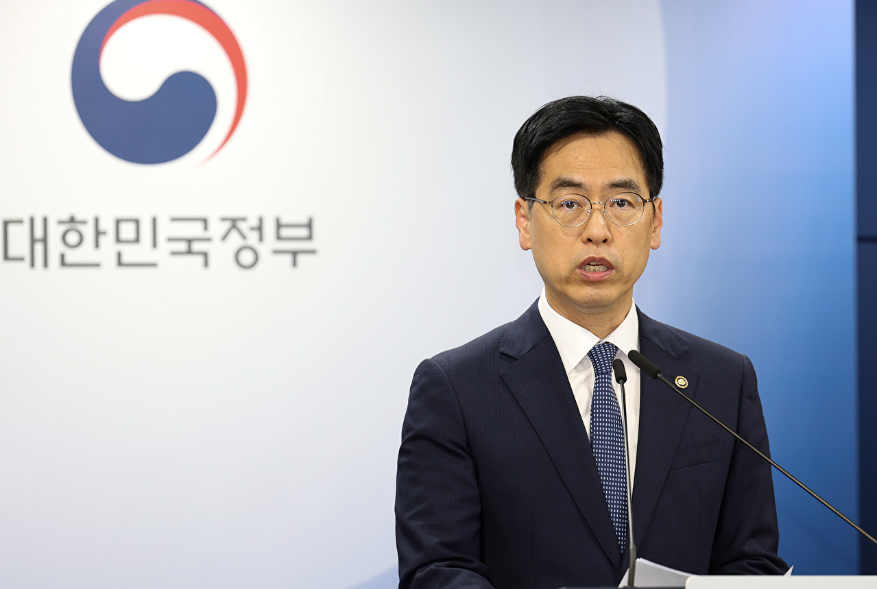 김지용 초대 중대범죄수사청장 후보자가 17일 서울 종로구에 마련된 사무실로 출근하면서 취재진 질문을 받고 있다. 2026.9.17 [사진=연합뉴스]