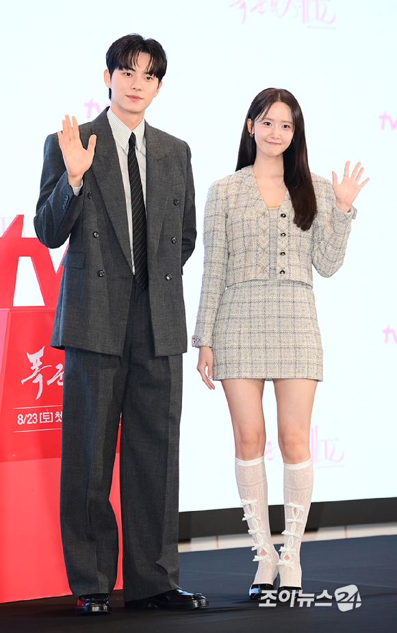 배우 이채민과 임윤아가 19일 오후 서울 구로구 더 세인트에서 열린 tvN 새 토일드라마 '폭군의 셰프' 제작발표회에 참석하고 있다. [사진=정소희 기자]