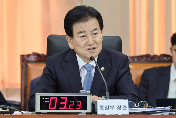 정동영 통일부 장관이 7일 서울 종로구 남북회담본부에서 열린 외교통일위원회 국정감사에서 의원들의 질의에 답하고 있다. 2026.10.7 [사진=연합뉴스]