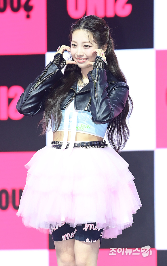 그룹 유니스(UNIS) 나나가 6일 오후 서울 광진구 예스24 라이브홀에서 열린 첫 싱글앨범 '큐리어스'(CURIOUS) 쇼케이스에 참석하고 있다. [사진=정소희 기자]