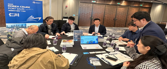 인천시와 인천항만공사, 인천관광공사로 구성 된 크루즈 합동유치단이 지난 29일~31일 중국 상해에서 관광객 유치 집중 마케팅을 하고 있다. [사진=인천시]