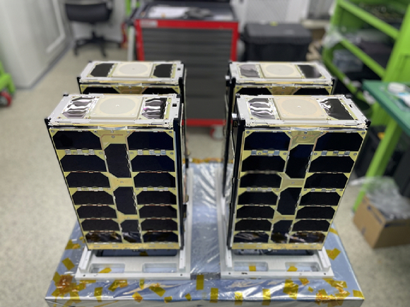 한국천문연구원이 '도요샛' 비행모델을 공개했다.[사진=천문연]