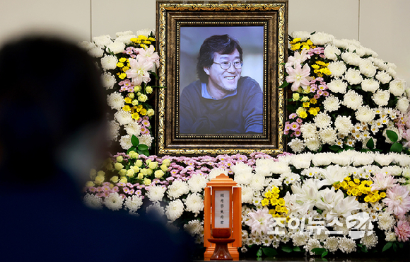 뇌출혈 투병 끝에 별세한 '드라마계 거장' 故 안판석 감독의 빈소가 14일 서울대병원 장례식장에 마련됐다. [사진=사진공동취재단]