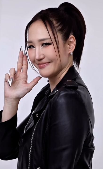 강주은 [사진=레오제이 SNS]