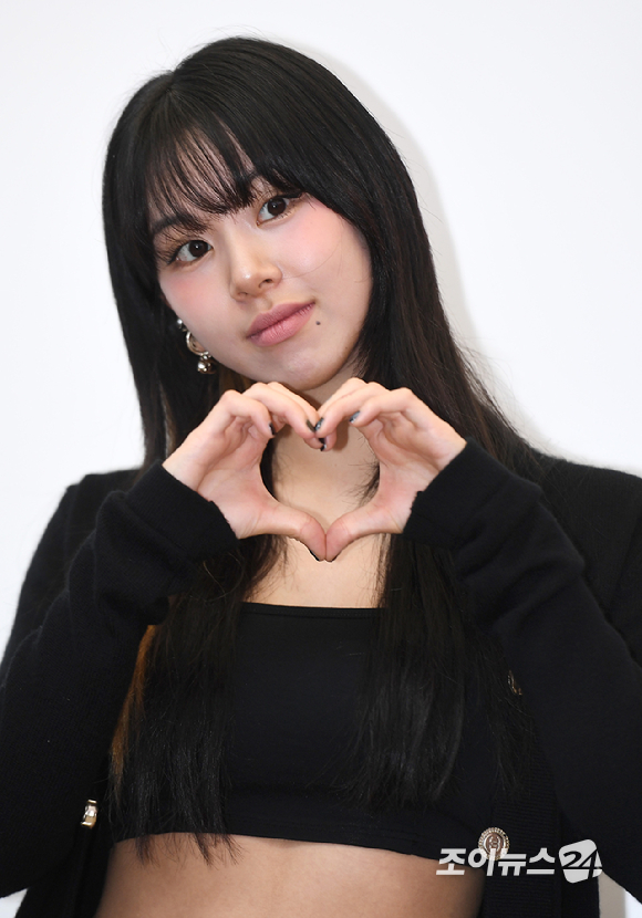 트와이스 채영이 2일 오후 서울 성동구 성수동에서 진행된 샤넬 뷰티 N&deg;1 DE CHANEL GARDEN 오픈 기념 포토행사에 참석하고 있다. [사진=정소희 기자]