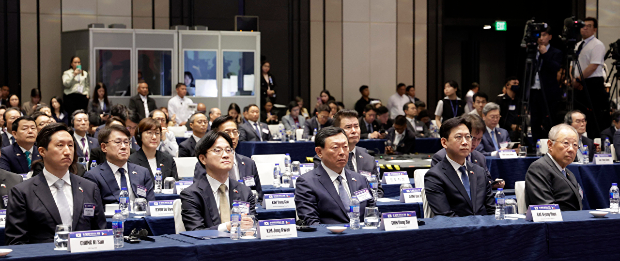 이재명 대통령이 4일 필리핀 마닐라 콘래드 호텔에서 열린 한-필리핀 비즈니스 포럼에서 발언하고 있다. 2026.3.4 [사진=연합뉴스]