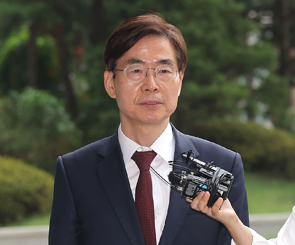 국민의힘 조경태 의원이 11일 서울 서초구 서울고등검찰청에 마련된 내란특검 사무실로 참고인 조사를 위해 출석하며 발언하고 있다. [사진=연합뉴스]