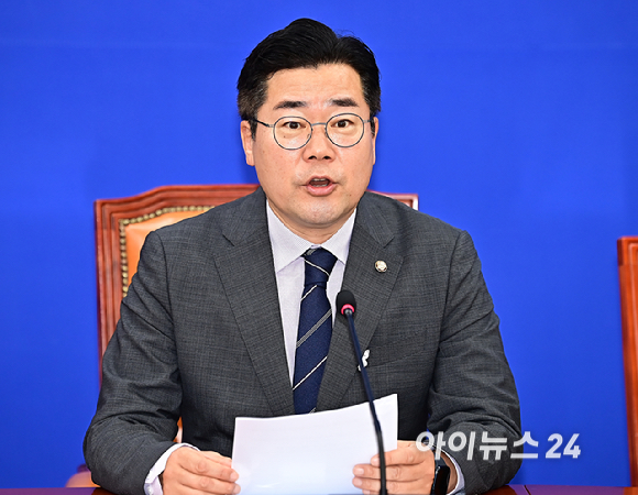박찬대 당대표 직무대행 겸 원내대표가 1일 오전 서울 여의도 국회에서 열린 정책조정회의에서 발언하고 있다. [사진=곽영래 기자]
