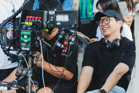 배우 김민주, 박진영이 JTBC 금요시리즈 '샤이닝'에서 호흡을 맞추고 있다. [사진=SLL, 카카오엔터테인먼트]