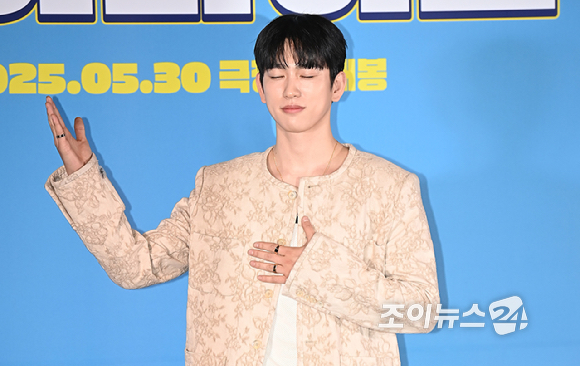 배우 진영이 26일 오후 서울 용산구 CGV용산아이파크몰에서 영화 ‘하이파이브’ 언론시사회에서 포토타임을 갖고 있다. [사진=곽영래 기자]