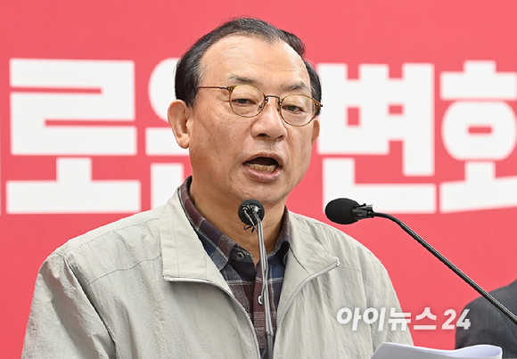 이정현 국민의힘 공천관리위원장이 16일 서울 영등포구 여의도 중앙당사에서 충북지사 공천 심사 결과를 발표하고 있다. [사진=곽영래 기자]