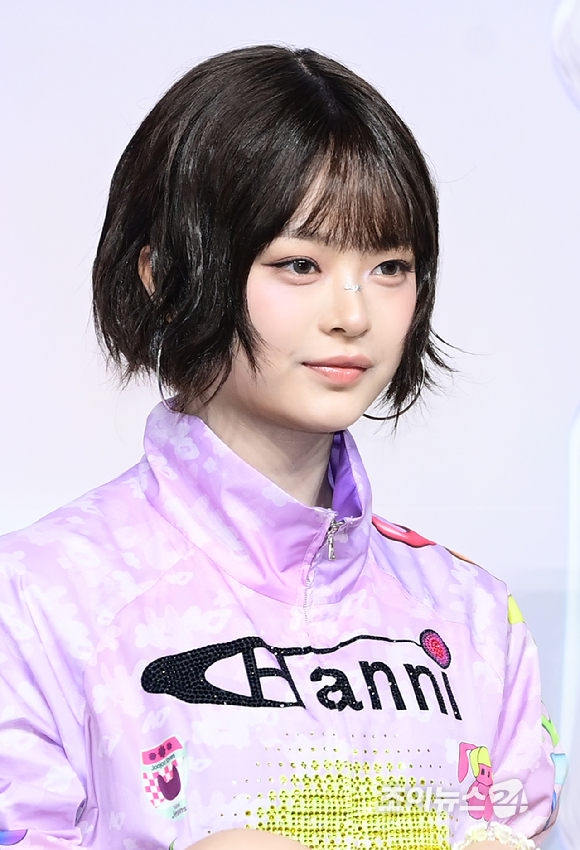 그룹 뉴진스 하니가 21일 오후 인천광역시 중구 A리조트에서 열린 '2024 SBS 가요대전 썸머' 블루카펫 행사에 참석하고 있다. [사진=정소희 기자]