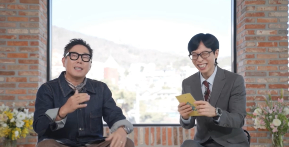 '유 퀴즈 온 더 블럭'에 가수 윤종신이 출연했다. [사진=유 퀴즈 온 더 블럭 인스타그램 ]