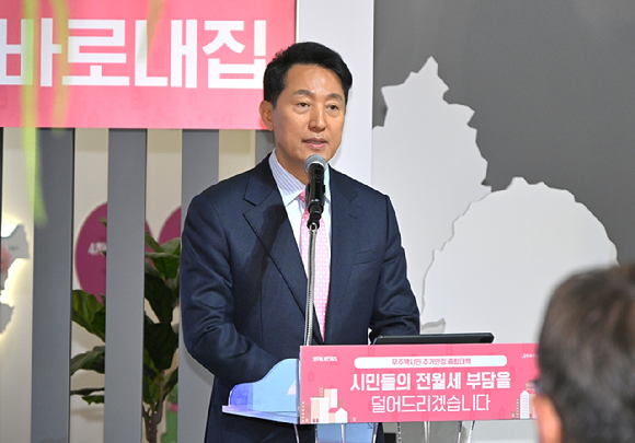 오세훈 서울시장이 31일 중구 서울도시건축전시관에서 '무주택 시민 주거안정 종합대책'을 발표하고 있다. [사진=서울시]