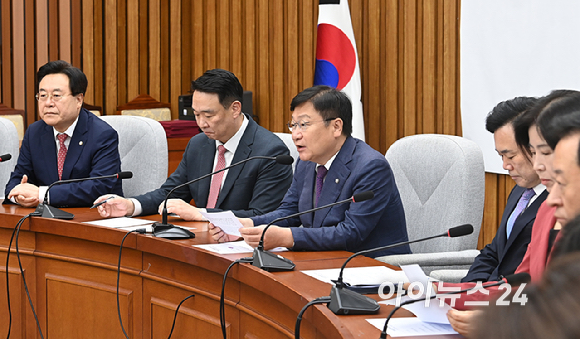 정점식 국민의힘 원내대표가 19일 서울 여의도 국회에서 열린 원내대책회의에서 발언하고 있다. [사진=곽영래 기자]