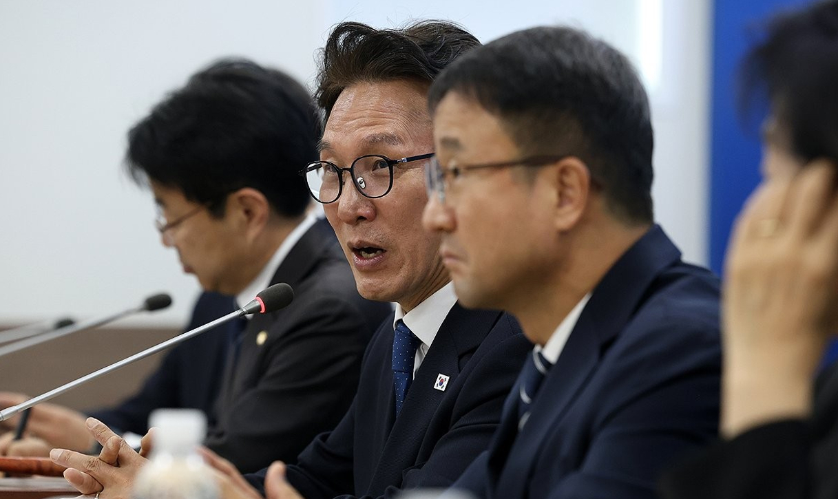 국민의힘 장동혁 대표와 정점식 원내대표 등 지도부가 지난 19일 국회에서 열린 최고위원회의에 입장하고 있다. 2026.10.19 [사진=연합뉴스]
