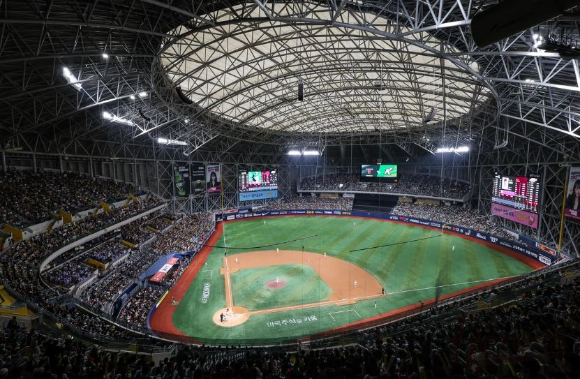 플레이브 단체 콘셉트 포토. [사진=블래스트]