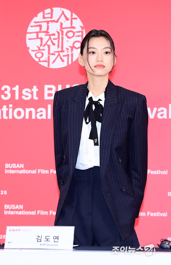 배우 김도연이 9일 부산 해운대구 영화의전당에서 열린 제31회 부산국제영화제 '도라' 기자회견에 참석하고 있다. [사진=정소희 기자]
