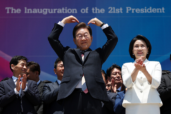 미국 도널드 트럼프 행정부가 이재명 대통령 당선을 축하하며 안보, 경제 분야의 협력 강화에 대한 기대감을 내비쳤다. 사진은 마코 루비오 미 국무부 장관. [사진=AFP/연합뉴스]