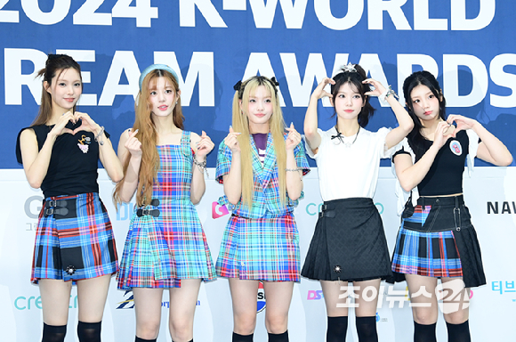 그룹 아일릿(ILLIT)이 22일 오후 서울 송파구 잠실실내체육관에서 열린 '2024 K-WORLD DREAM AWARDS(2024 케이 월드 드림 어워즈)' 블루 카펫에 참석하고 있다. [사진=정소희 기자]