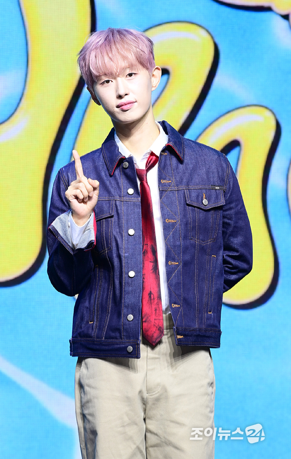 그룹 비디유(B.D.U) 빛새온이 26일 서울 서대문구 아트레온에서 진행된 데뷔 미니 앨범 '위시풀(Wishpool)' 쇼케이스에 참석하고 있다. [사진=정소희 기자]